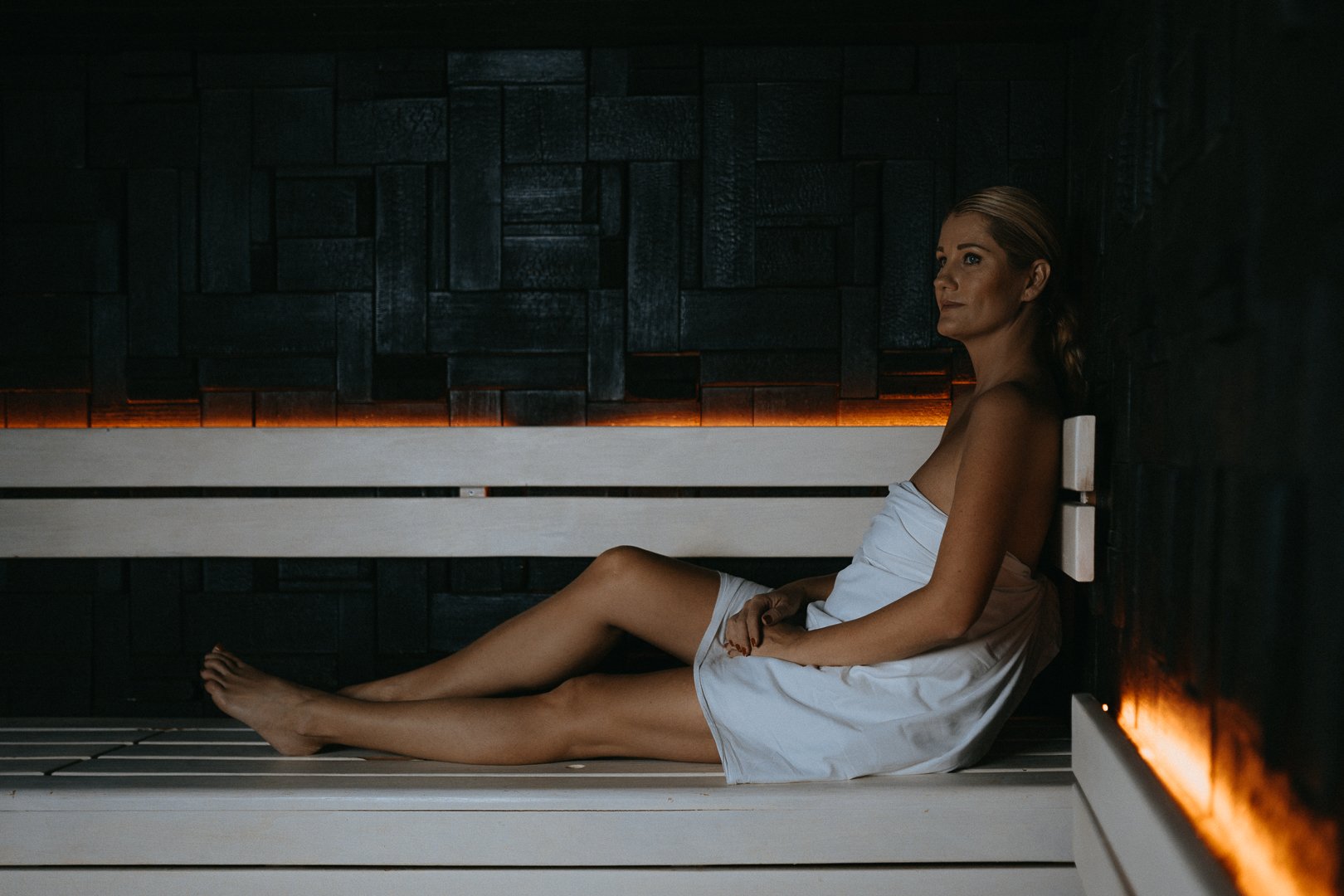 relaxace v sauně žena